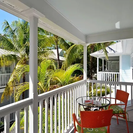 Breezy Bungalow By Avantstay Close 2 Zachary Taylor State Park Beach W Shared Pool Week Long Stays
